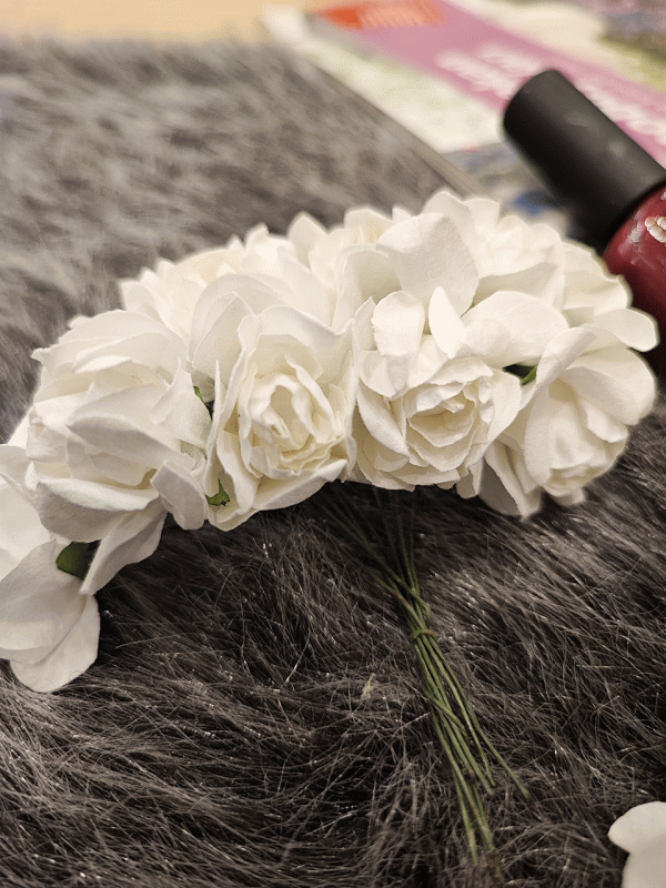 خرید و قیمت گل رز مصنوعی کاغذی سفید از آف ایران
