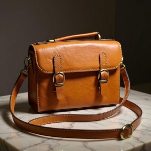 خرید و قیمت کیف رودوشی چرم طبیعی مدل آناهید از آف ایران